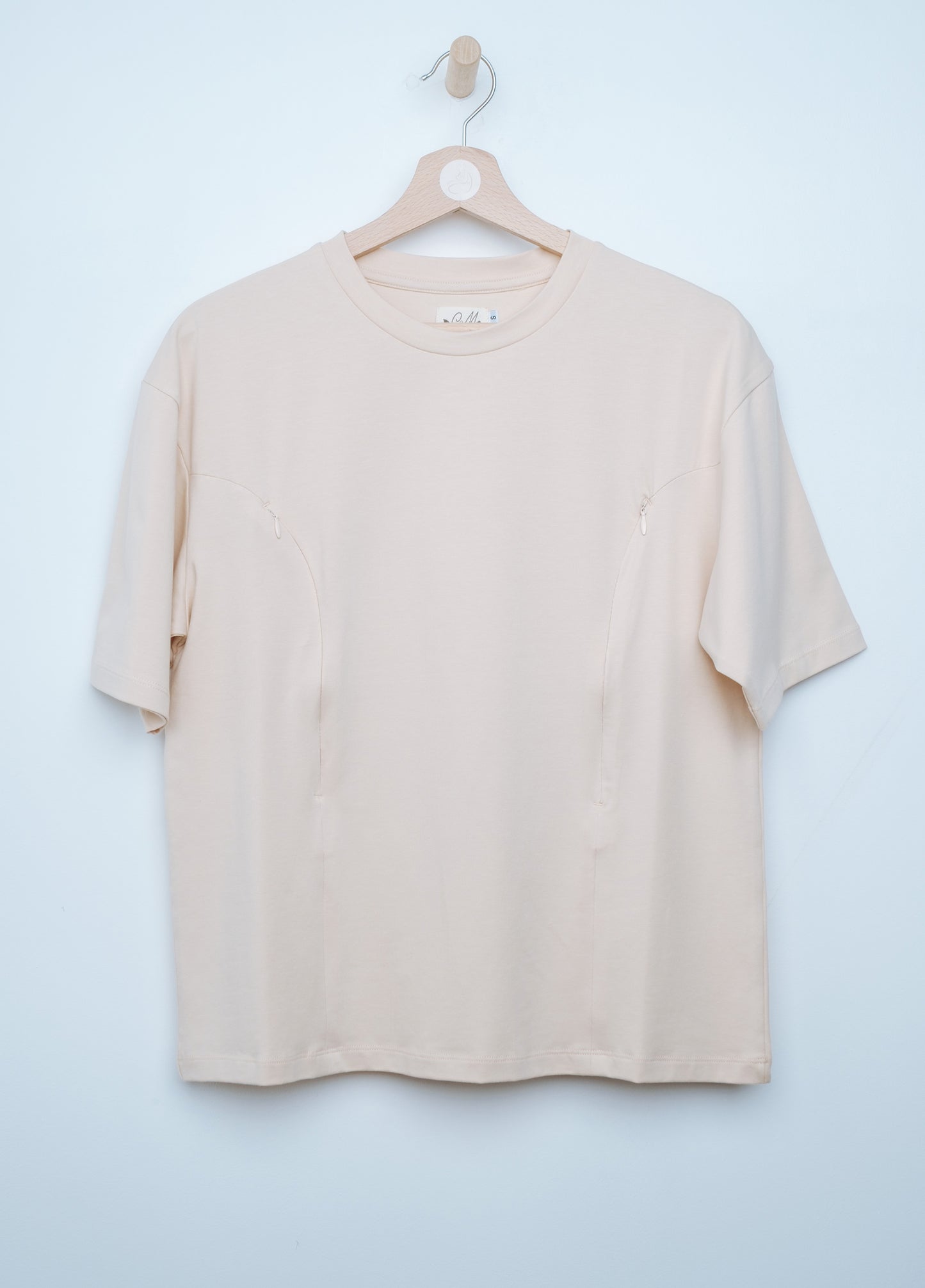 Tissu doux et respirant du tee-shirt d’allaitement Lemonade beige, idéal pour allaiter.