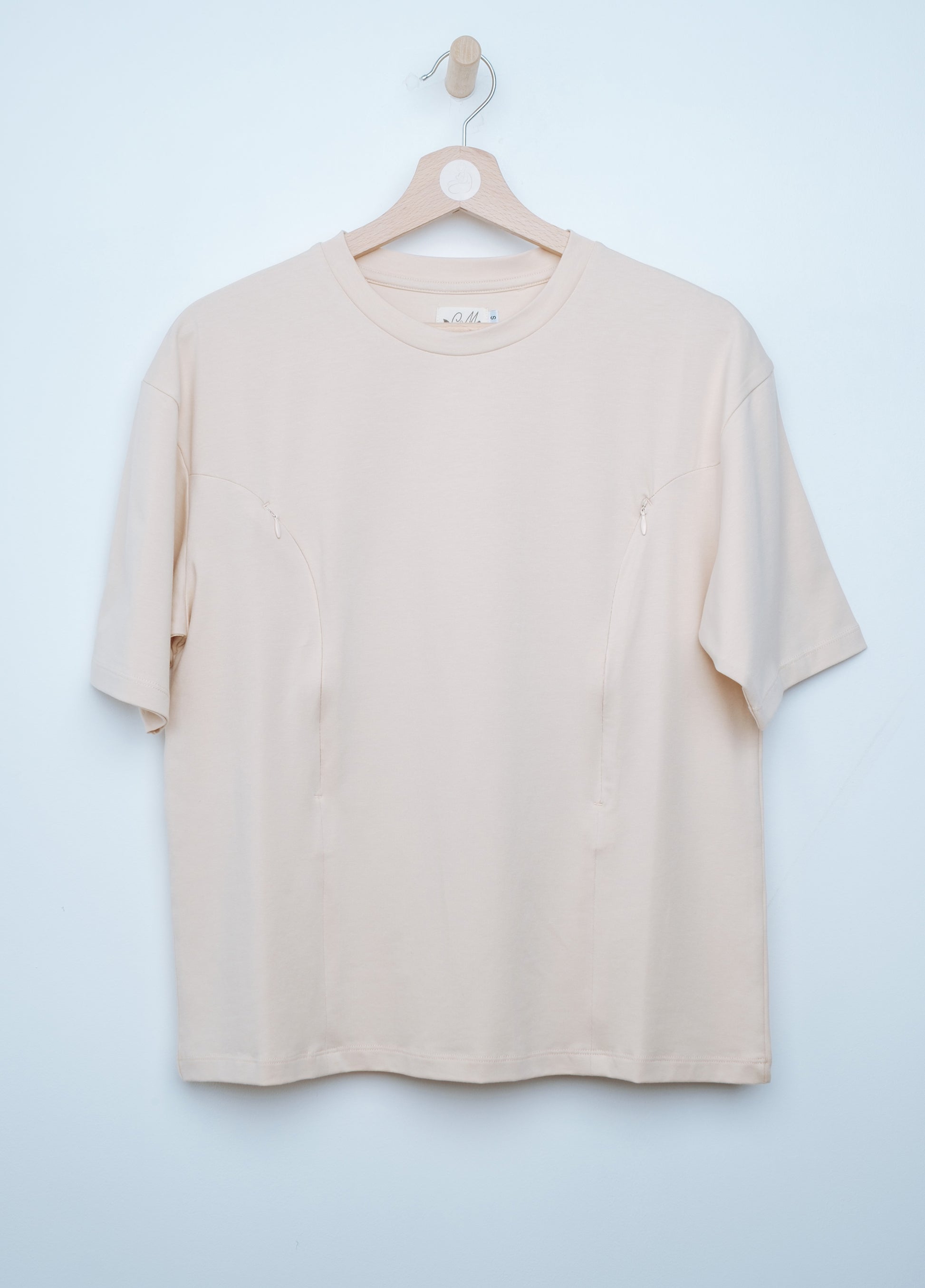 Tissu doux et respirant du tee-shirt d’allaitement Lemonade beige, idéal pour allaiter.